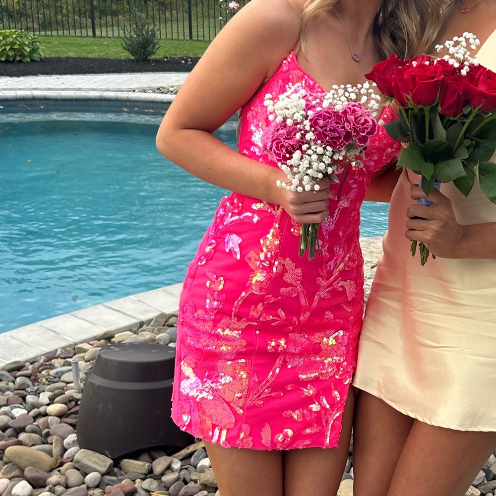 Clarisse Hot pink Homecoming dress! Size 0.